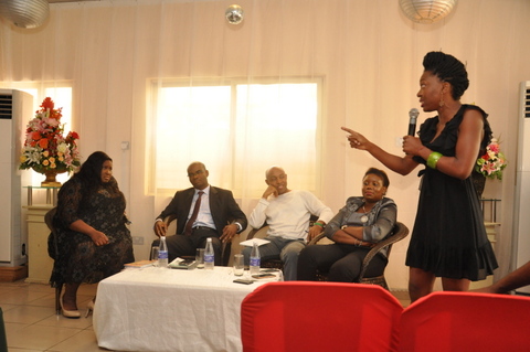 Chinyere Ogwuegbu asking a question from the Panelists